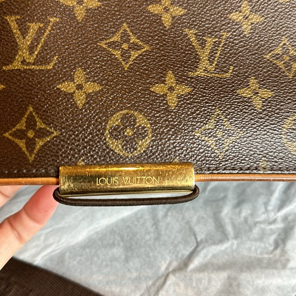 Louis Vuitton Abbesses Messenger Bag Monogram Canvas - Picture 14 of 17